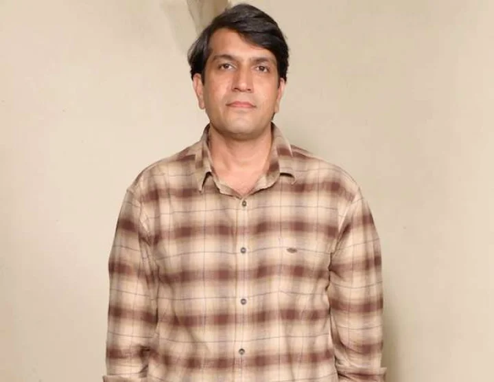 Sargam Ki Sadhe Satii