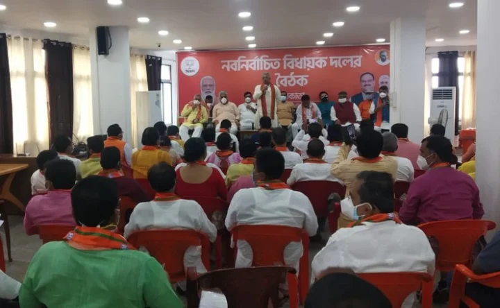 West Bengal : BJP के 77 MLA को केंद्रीय सुरक्षा, शुभेंदु अधिकारी नेता प्रतिपक्ष बने, ममता बनर्जी के 43 मंत्रियों ने भी शपथ ली