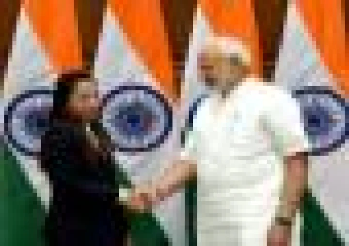 मीराबाई चानू ने PM को बताया, क्यों गोल्ड जीतने के बाद छलक आए थे आंसू (Video)
