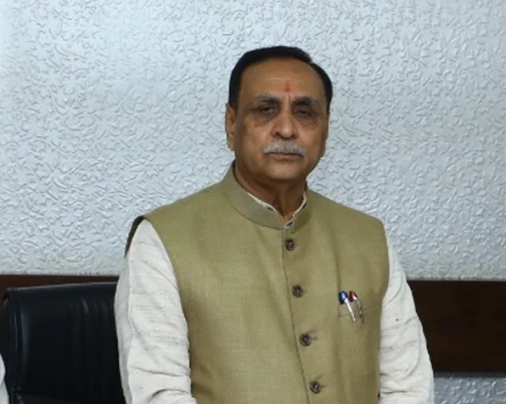 Vijaybhai Rupani's notice to Congress leaders alleging Rs 500 crore land scam