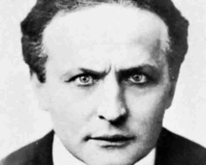 Magician harry houdini