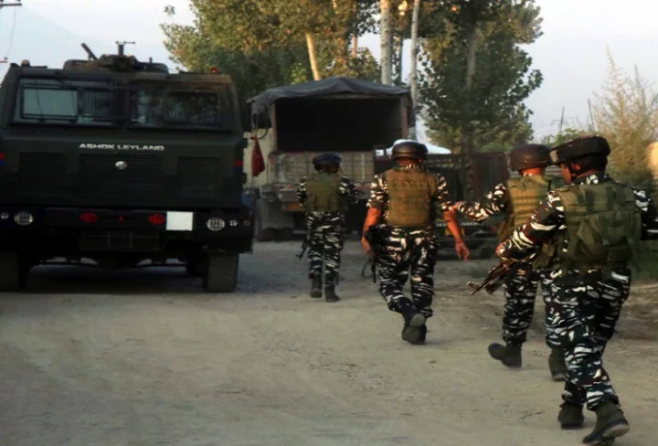 Army vehicle crashes in Kulgam
