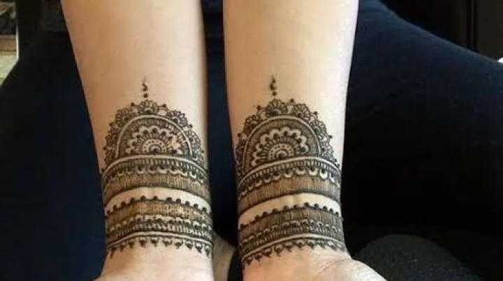 मेहंदीचा रंग नखांवरून जात नसेल तर या टिप्स अवलंबवा