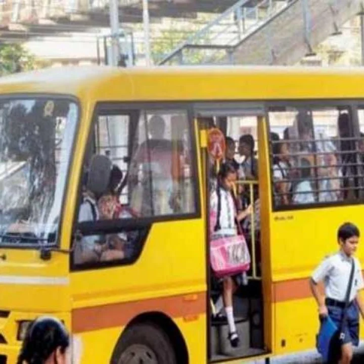 विद्यार्थ्यांसह बेपत्ता झालेली स्कूल बस सापडली, सर्व विद्यार्थी सुखरूप