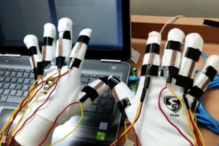 Talking Gloves: मूक लोगों के लिए वरदान हैं ये 'बोलने वाले दस्ताने'