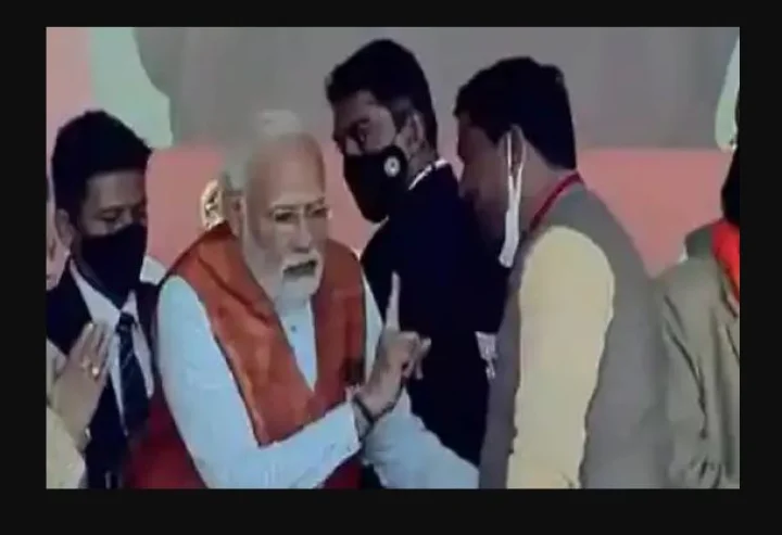 PM Modi stopped worker from touching his feet