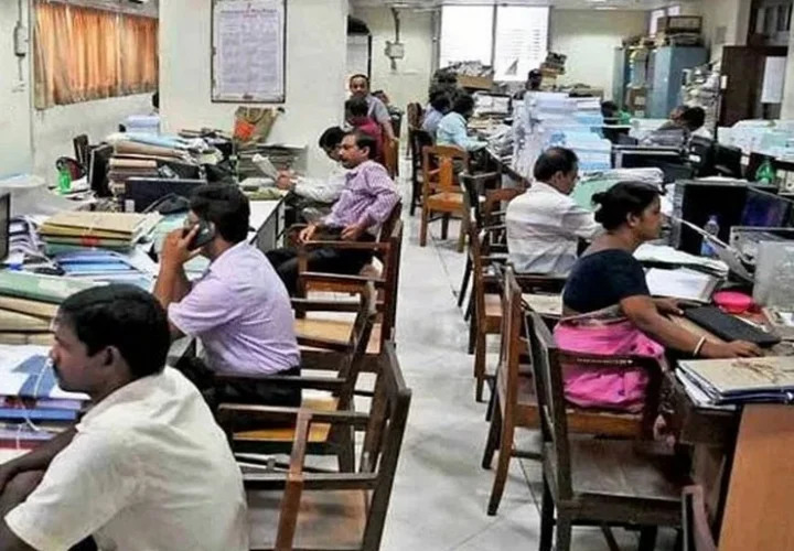 Government officials will get mobile and laptop