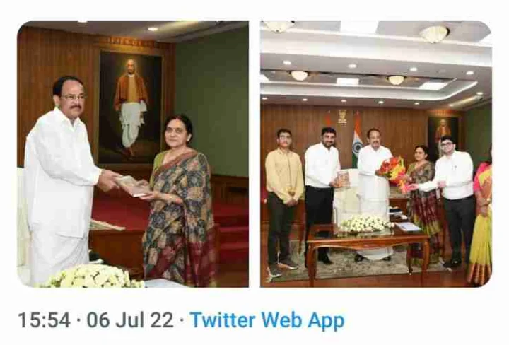 भारतवर्ष नामकरण पर केंद्रित शोध पुस्तक 'भारतनामा' उपराष्ट्रपति को की भेंट