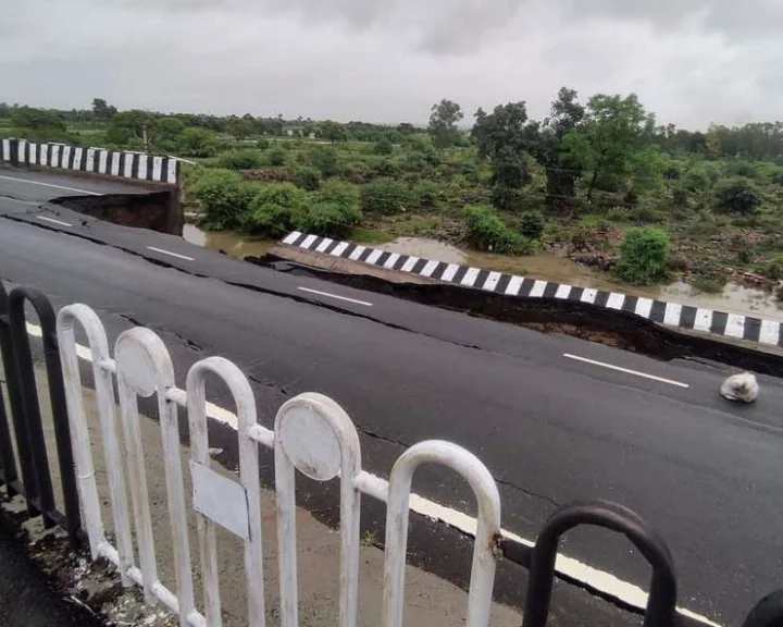 Bridge collapsed near Bhopal