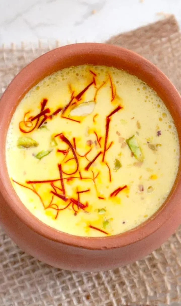 Kesar Milk Why drink saffron milk? Benefits of saffron milk 
