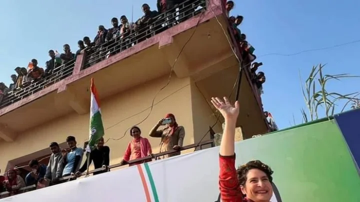 प्रियंका गांधींचा मोदींवर निशाणा, सरकारच्या घोषणा पोकळ