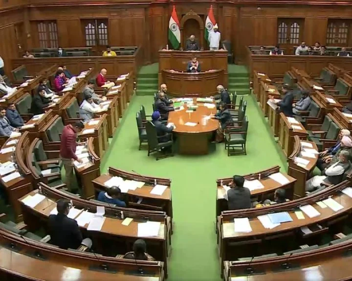 Uproar in Karnataka Assembly