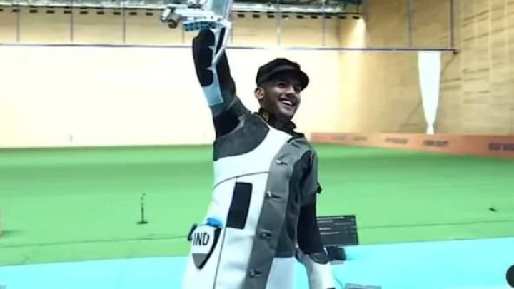 ऐश्वर्य प्रताप सिंग तोमरने आशियाई नेमबाजी स्पर्धेत सुवर्णपदक जिंकले