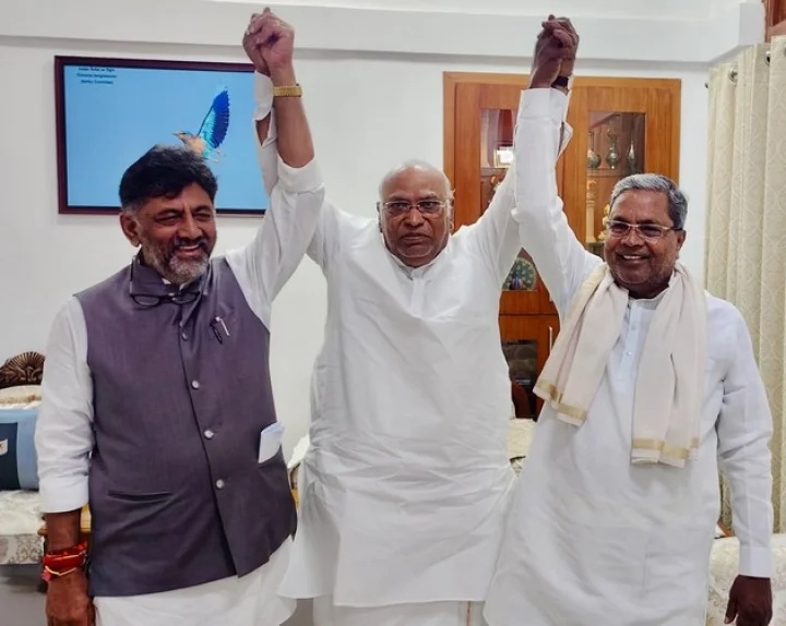 Siddaramaiah and DK shivkumar with Mallikarjun Kharge