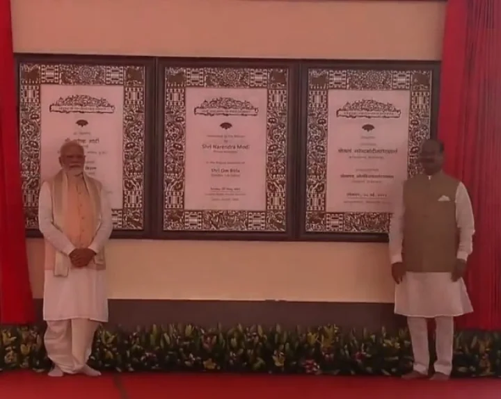 modi in new parliament building