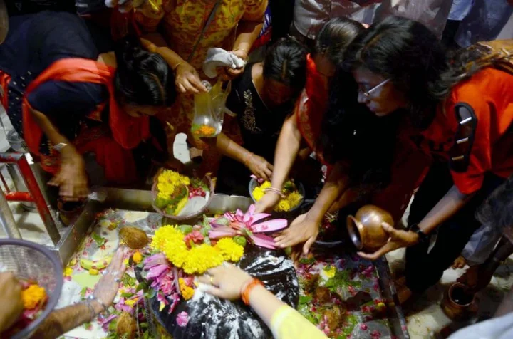sawan somvar shivling puja