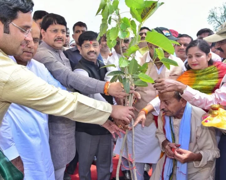 Nandgopal Nandi targeted Akhilesh Yadav