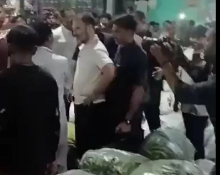 rahul gandhi in sabji mandi