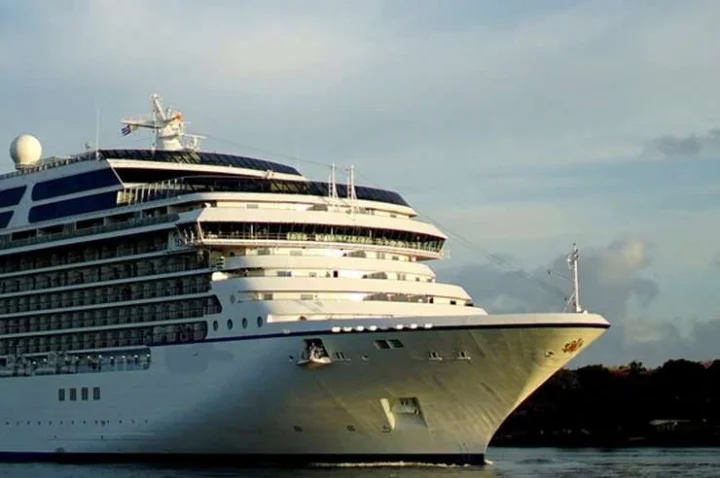 woman falls from cruise