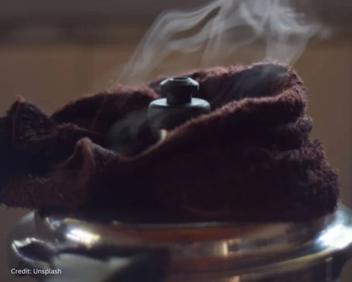 pressure cooker whistle leaking