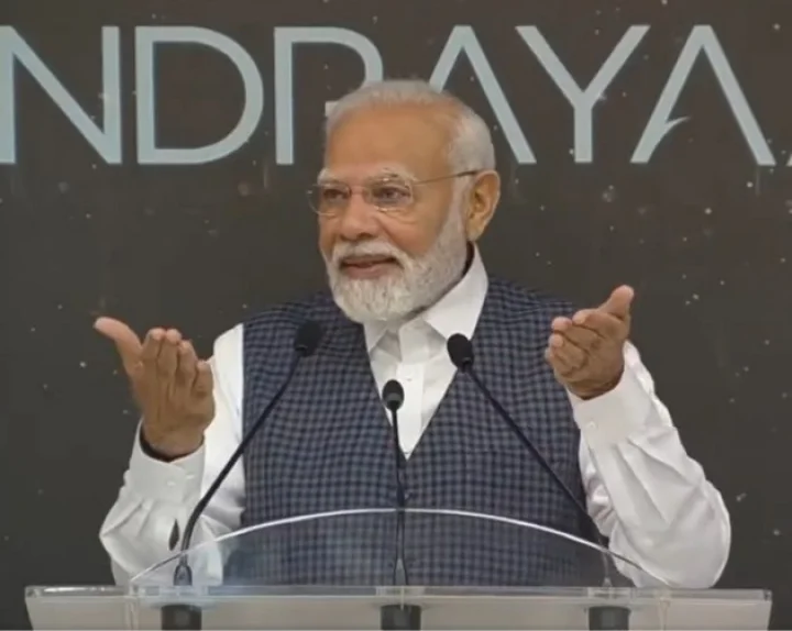 Why did PM Narendra Modi apologize to the people of Delhi?