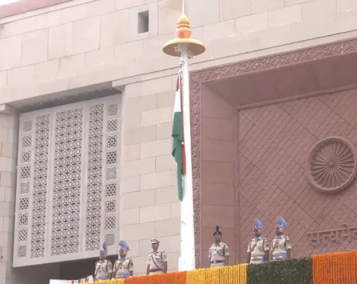 tiranga on parliament