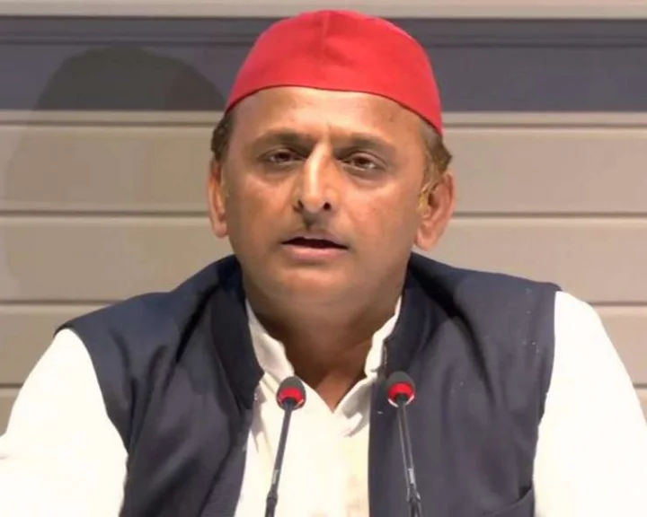 Akhilesh Yadav targeted BJP over demonetization