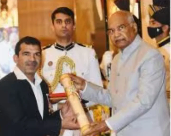 Virender Singh Yadav Goonga Pahalwan returns his Padma Shri to support sakshi malik