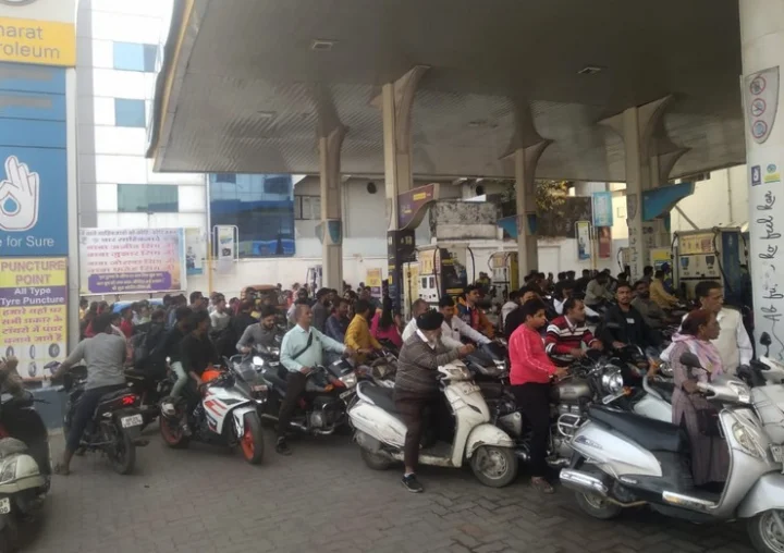 Strike of truck and motorists