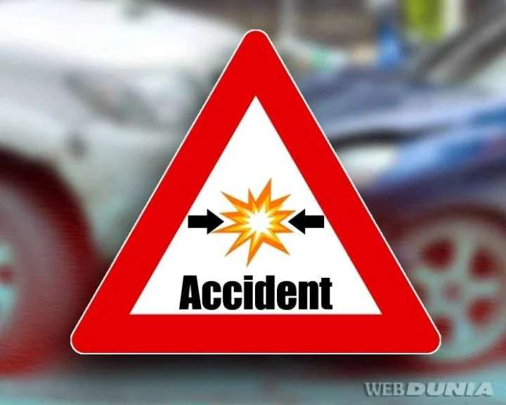 2 children died in a collision between a car and a truck in Sambhal