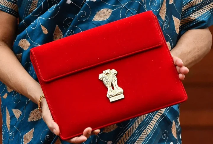 क्या है Lakhpati Didi, मोदी सरकार महिलाओं को कैसे बनाएगी लखपति