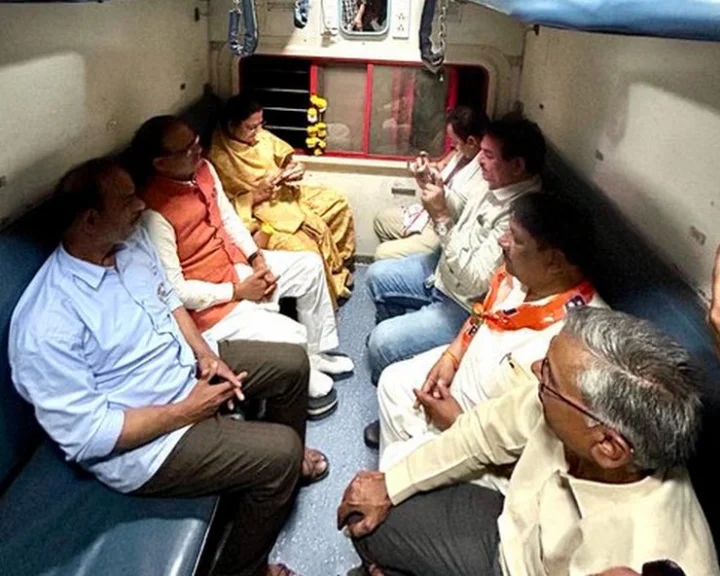 Shivraj Singh Chauhan campaigned during the train journey