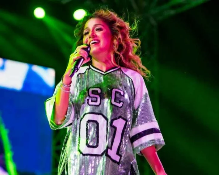 Misbehavior with Sunidhi Chauhan