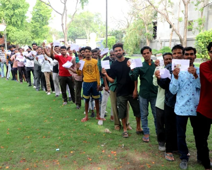 Peaceful voting took place in Jharkhand and Maharashtra