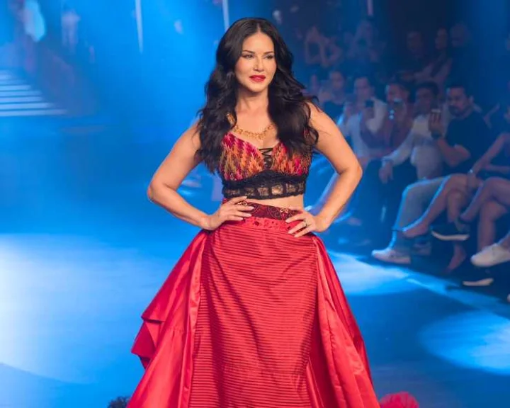 Sunny Leone बनीं मणिपुरी फैशन ब्रांड हाउस ऑफ अली के लिए शोस्टॉपर