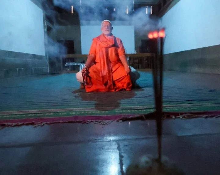 modi dhyan on vivekanand rock