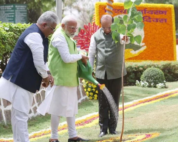 Narendra Modi launched the 'One tree in the name of mother' campaign
