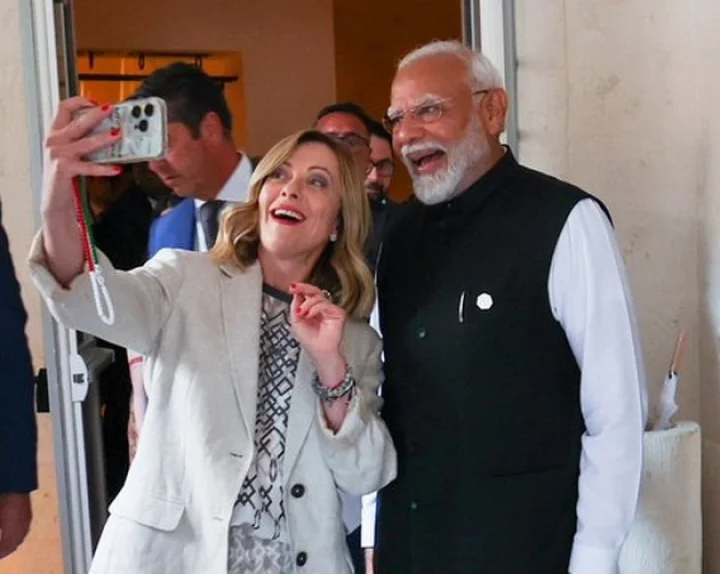 meloni selfie with modi