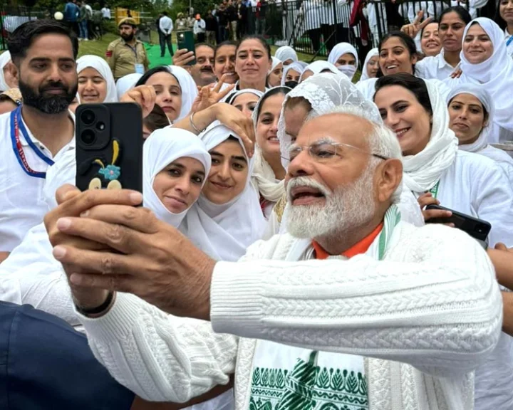 modi selfie