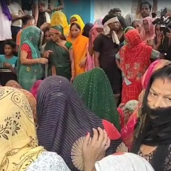 हाथरस घटनेबद्दल खासदार प्रियंका चतुर्वेदींचा मोठा जबाब, 'सत्संग करण्याऱ्या बाबांवर देखील...'