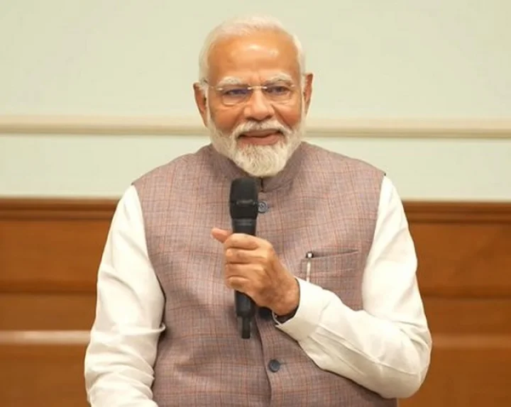prime minister narendra modi met olympics players hindi news