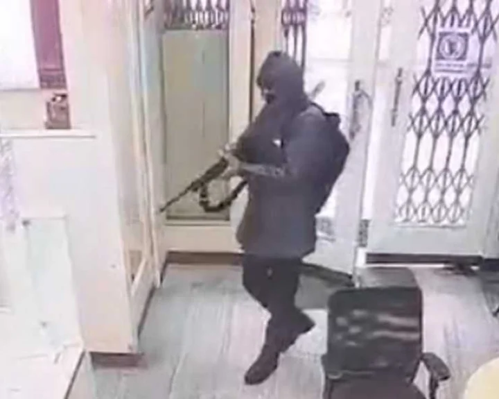 PNB robber was also looted by robbers from UP