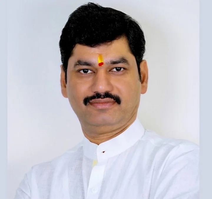 A meeting was held at Dhananjay Munde's bungalow for extortion