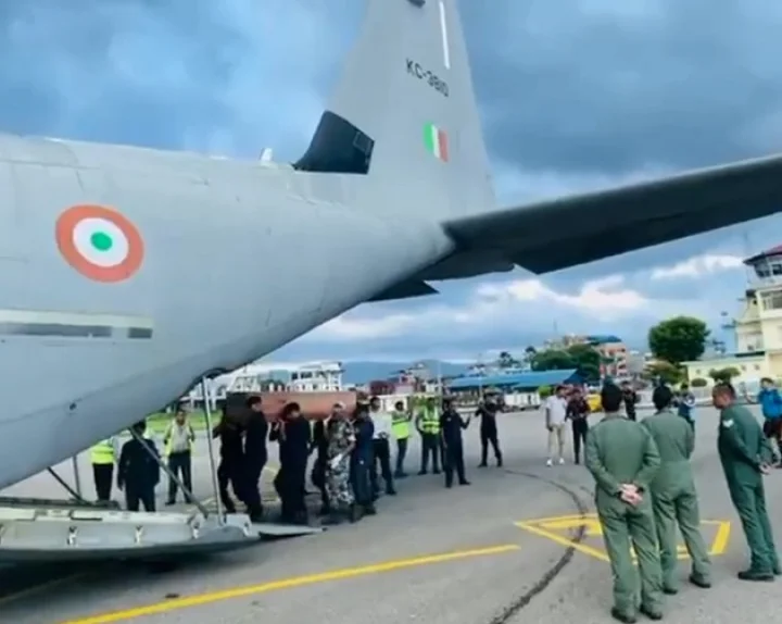Air Force plane reached Maharashtra with the bodies of 25 Indians from Nepal
