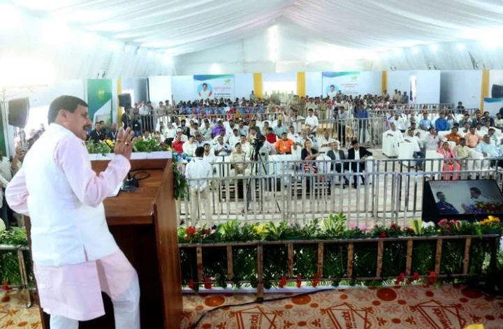 Chief Minister Dr. Mohan Yadav performed the Bhoomi Pujan of Multinational Non-Woven Fabric Unit