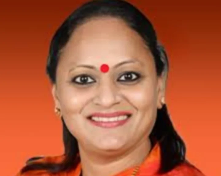 Shiv Sena MLA Yamini Jadhav was seen distributing burqas to Muslim women
