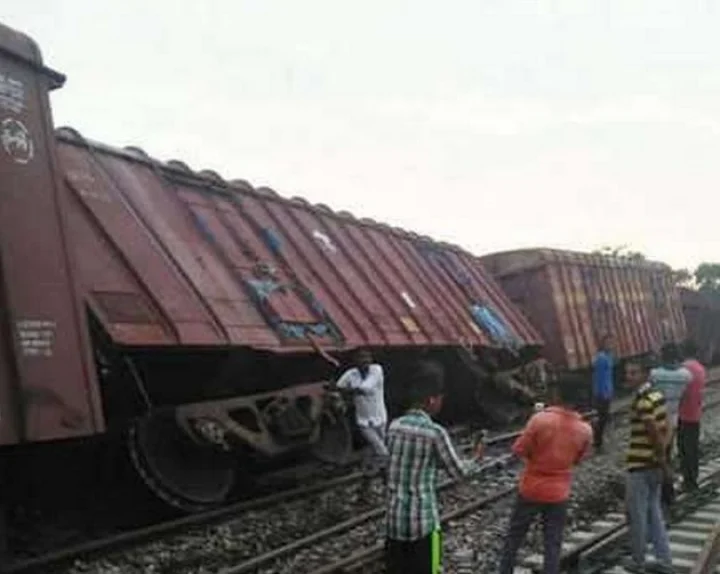Goods train coaches derailed in Mathura