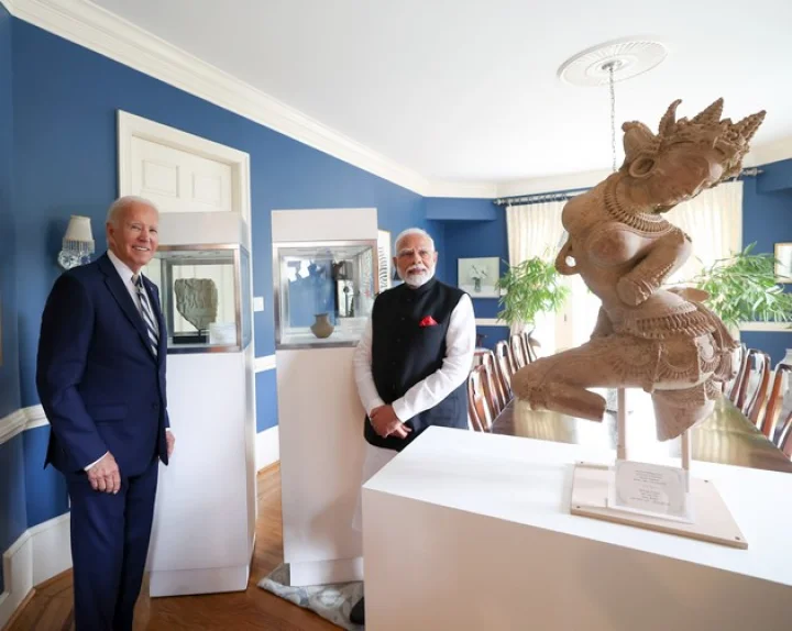 US returns 297 artifacts to India