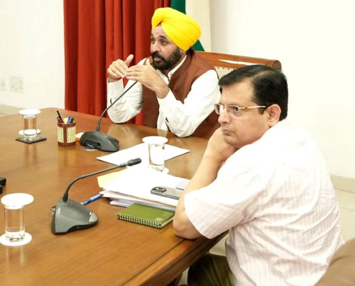 Chief Minister Bhagwant Mann meeting with ministers