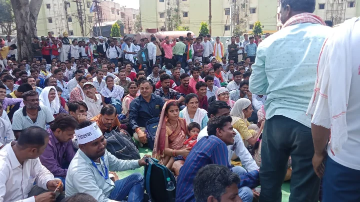 Protest of guest teachers in Bhopal